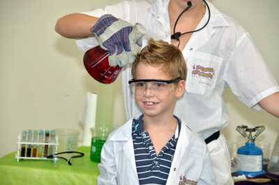 המעבדה המשתוללת הפעלות ליום הולדת וסדנאות מדע