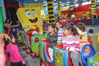 החלל המופלא רכבת חשמלית לילדים