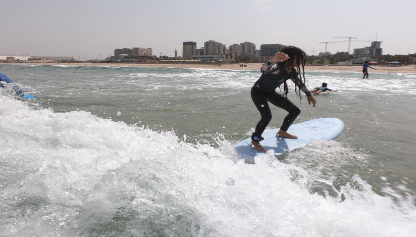 קייטנת גלישת גלים, לגדול