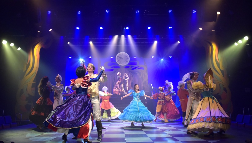 סינדרלה והנסיך- חנוכה 2022, לגדול