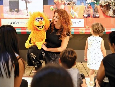 סיורים תיאטרליים במרכז תיאטרון בובות חולון חנוכה