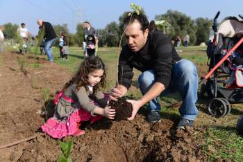 ט"ו בשבט בחווה תל אביב- לגדול