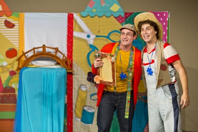 חברים על הגשר