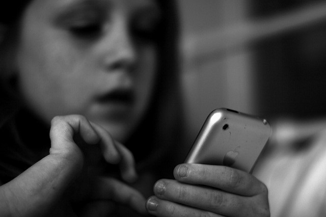 סכנות לילדים בסמארטפון ופתרונות להורים