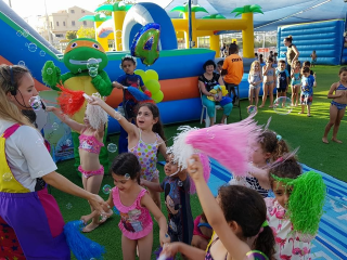 ג'אמפו ימי הולדת אתר לגדול