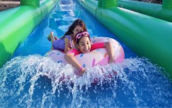 הקרקס החקלאי מגלשת מים קיץ 2019 - אתר לגדול