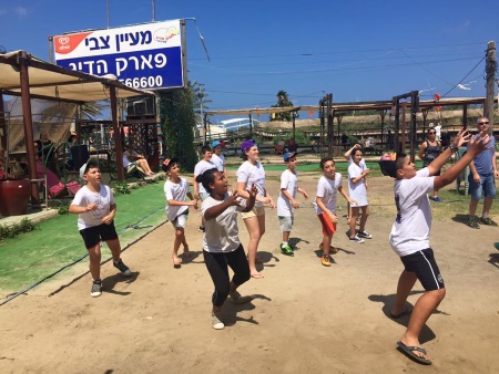 אטרקציה לילדים בצפון פארק מעיין צבי אתר לגדול