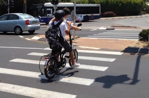 סכנות אופניים חשמליים לילדים ובני נוער