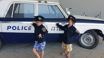 חוגגים 70 למשטרה בחפץ חיים - אתר לגדול