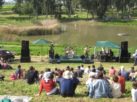 ביטלס בגן לאומי ירקון