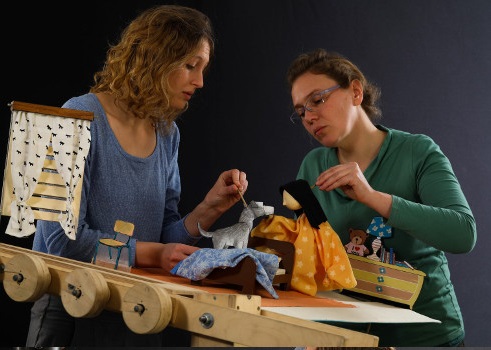 טיול לילי הצגת תיאטרון הקרון