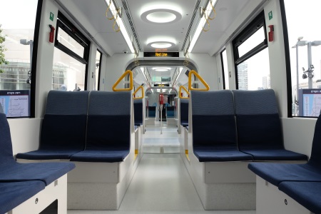 קרון הרכבת הקלה ברחוב רוטשילד תל אביב