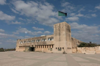 בניין המשטרה במוזיאון יד לשריון אתר לגדול
