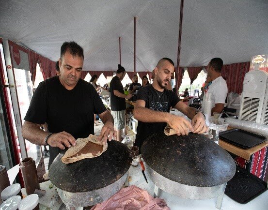 חאן שישי במתחם הקטר, לגדול